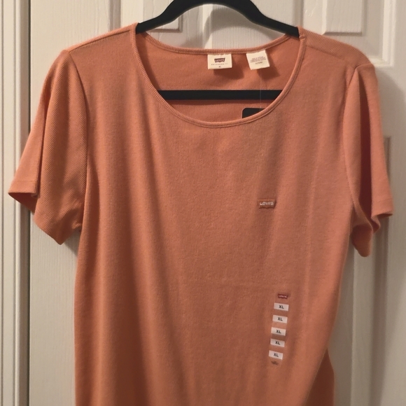 LEVIS SIGNATURE WOMEN'S PEACH RIBBED SUMMER SHORT SLEEVE TEE-SHIRT SIZE XL - Picture 3 of 12